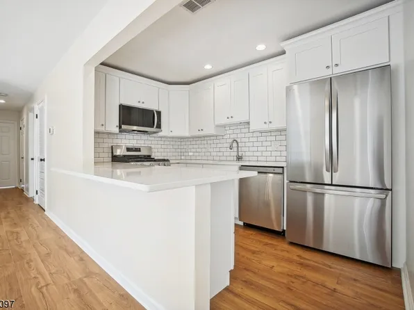 50 W Lindsley Rd #14, Cedar Grove Twp., NJ 07009