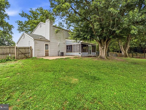 4th image of 528 Denise Ct