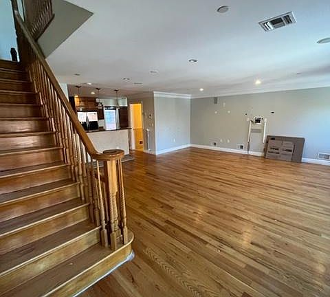 3rd image of 9033 Wall St APT 2