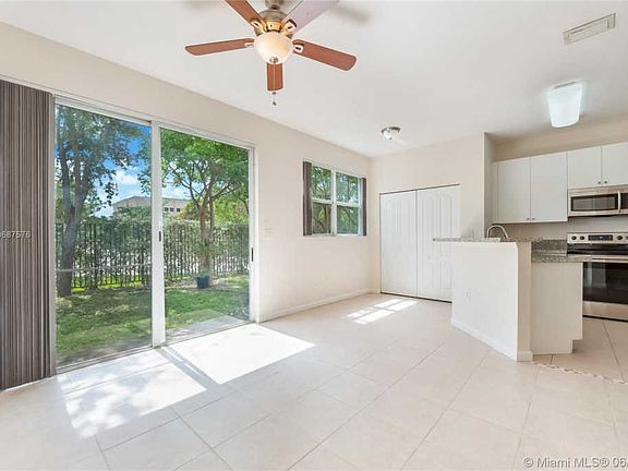 5th image of 1011 NE 30th Ave #1011