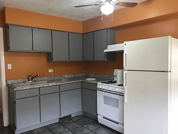 2nd image of 144 S Lewis Ave APT 3