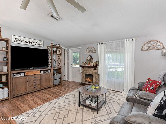 5th image of 4925 Cambridge Dr