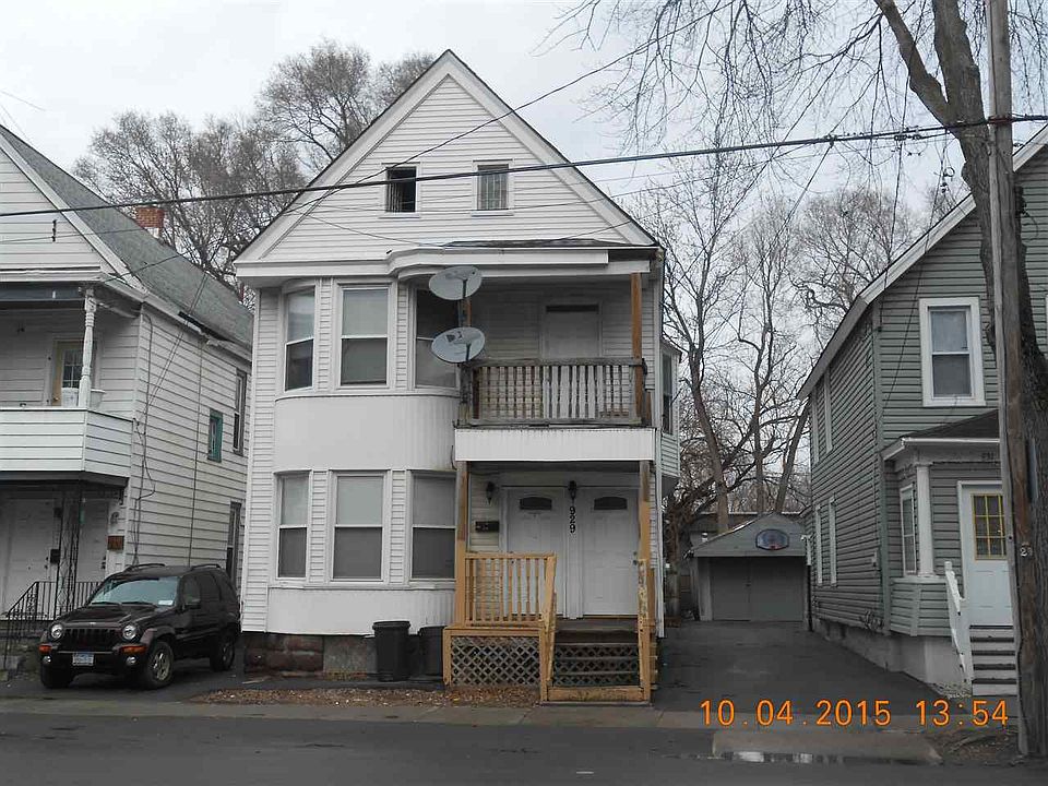 2nd image of 929 Albany St