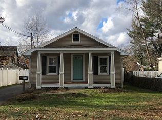 251 N Pine Creek Rd, Fairfield, CT 06824