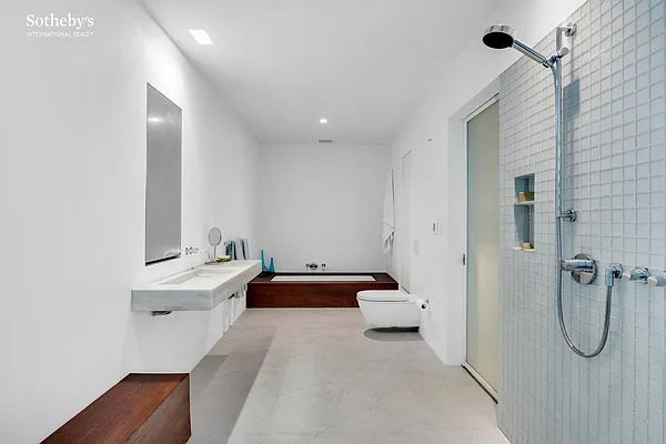 Rented by Sotheby's International Realty | media 36