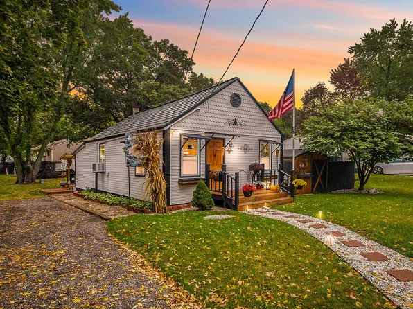 2233 Four Mile Rd NE, Grand Rapids, MI 49525