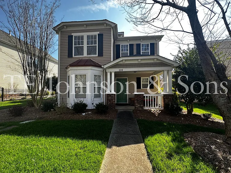 108 Greenway St — Photo 1