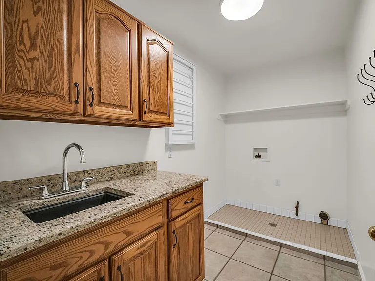 1429 W Flint Meadow Dr — Photo 22