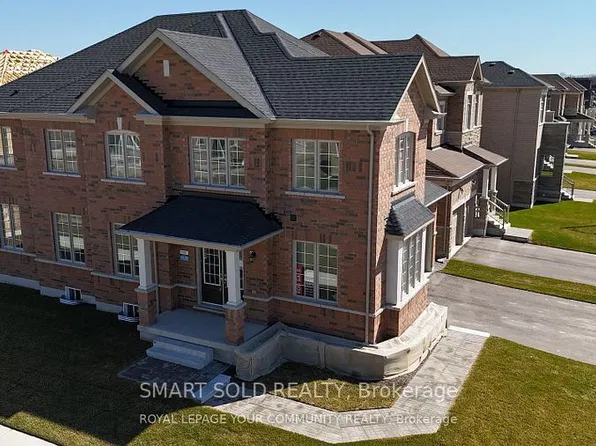 2 Lorrain Hand Cres, Georgina, ON L4P 0B7