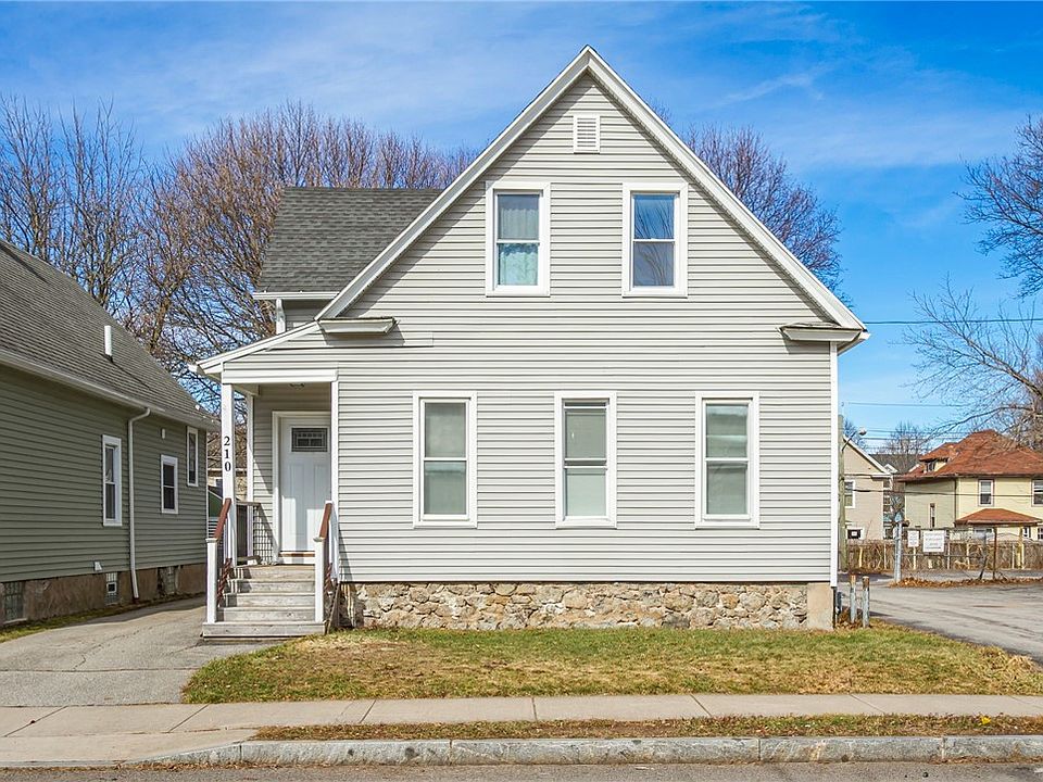 1st image of 210 Henrietta St