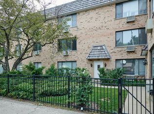 1762 W Highland Ave APT 204, Chicago, IL 60660