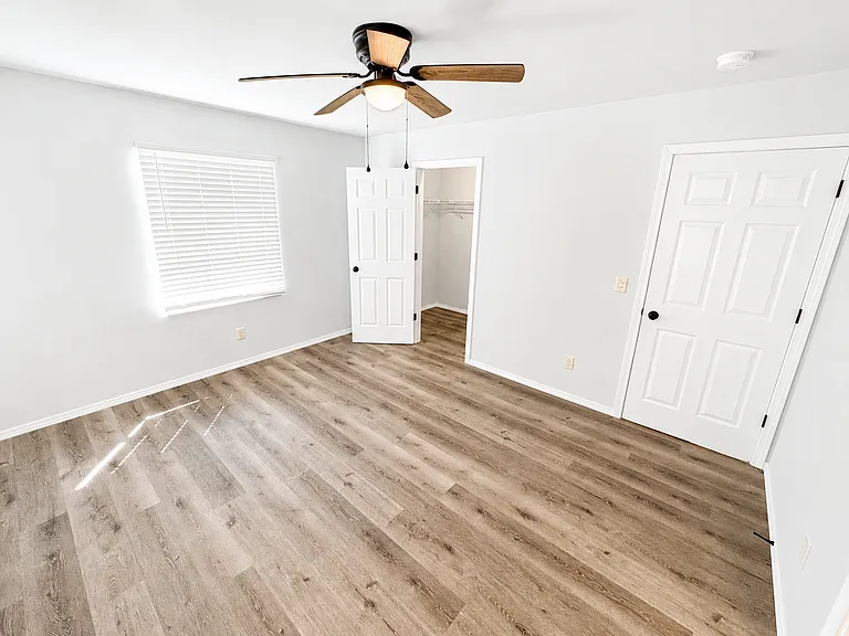 2489 Chestnut Dr — Photo 15
