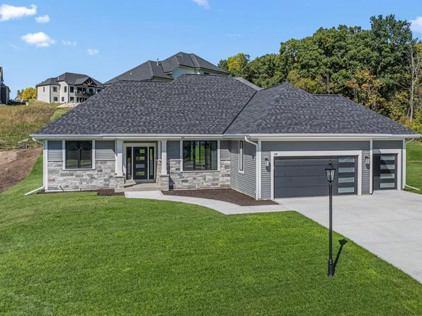 110 Retzer View COURT, Waukesha, WI 53188