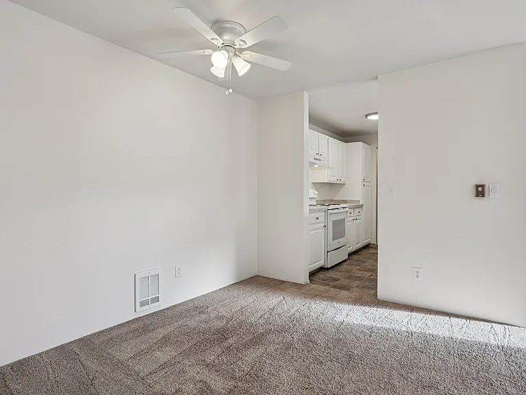 Poplar Lane Apartments — Photo 66