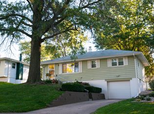 3027 S 49th St, Omaha, NE 68106