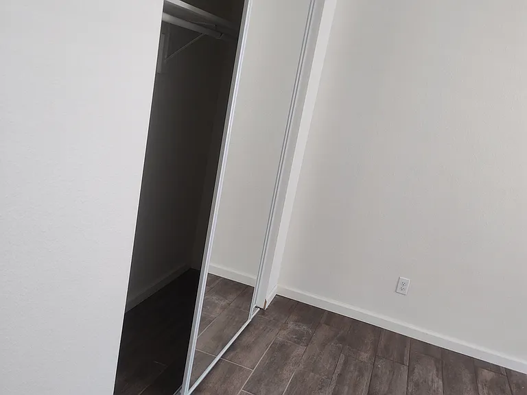 2098 Poplar St #A/B — Photo 8