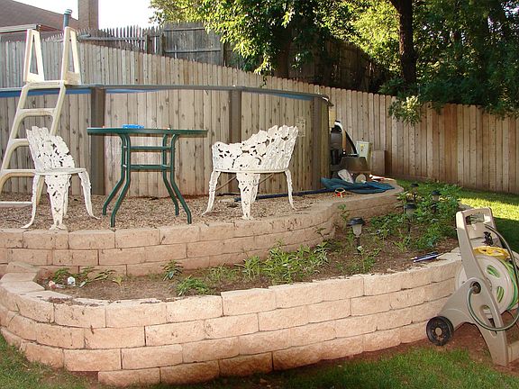 top half of pool has walk on deck