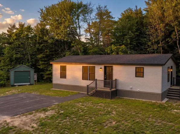 27 Meadow Lane, Sabattus, ME 04280