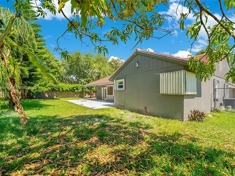 15241 SW 150th St — Photo 34