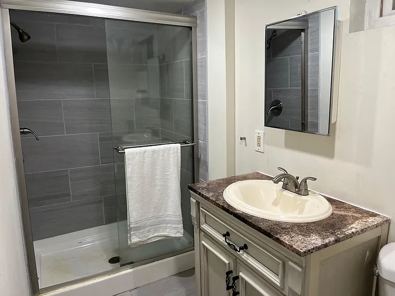 Updated 2nd Full Bathroom!