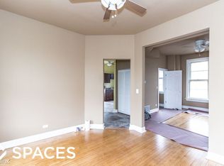 1900 W Cuyler Ave APT 3R, Chicago, IL 60613