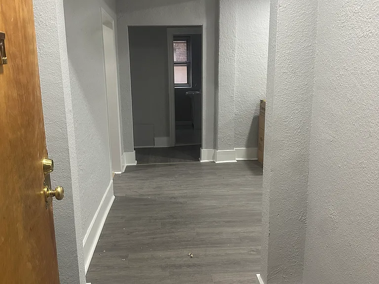 215-18 W Walnut Ln #C401 — Photo 26