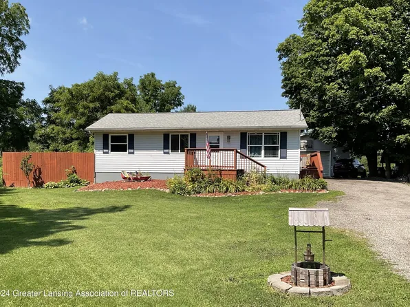 5330 S Ainger Rd, Olivet, MI 49076