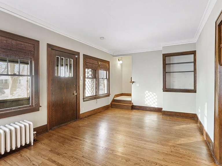 1377 Jefferson Ave — Photo 8