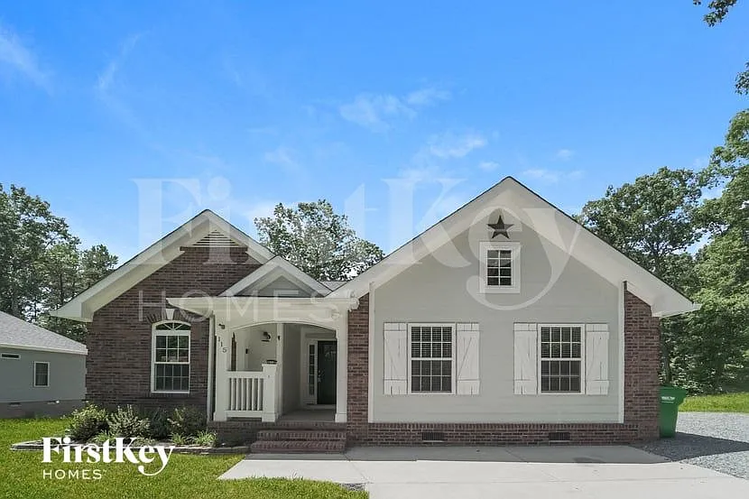 4 bed, 2.0 bath, 1737 sqft, $2,315 — Photo 2