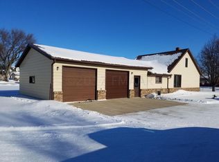 279 2nd St SW, Forman, ND 58032