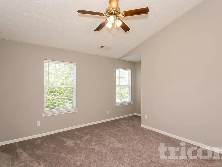 130 Silver Fox Trl — Photo 10