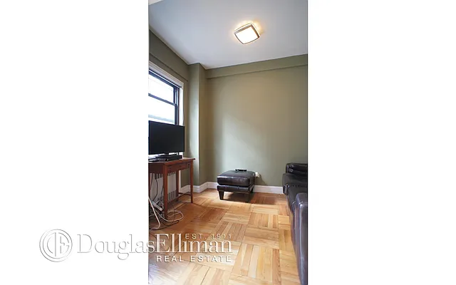 Rented by Douglas Elliman | media 14
