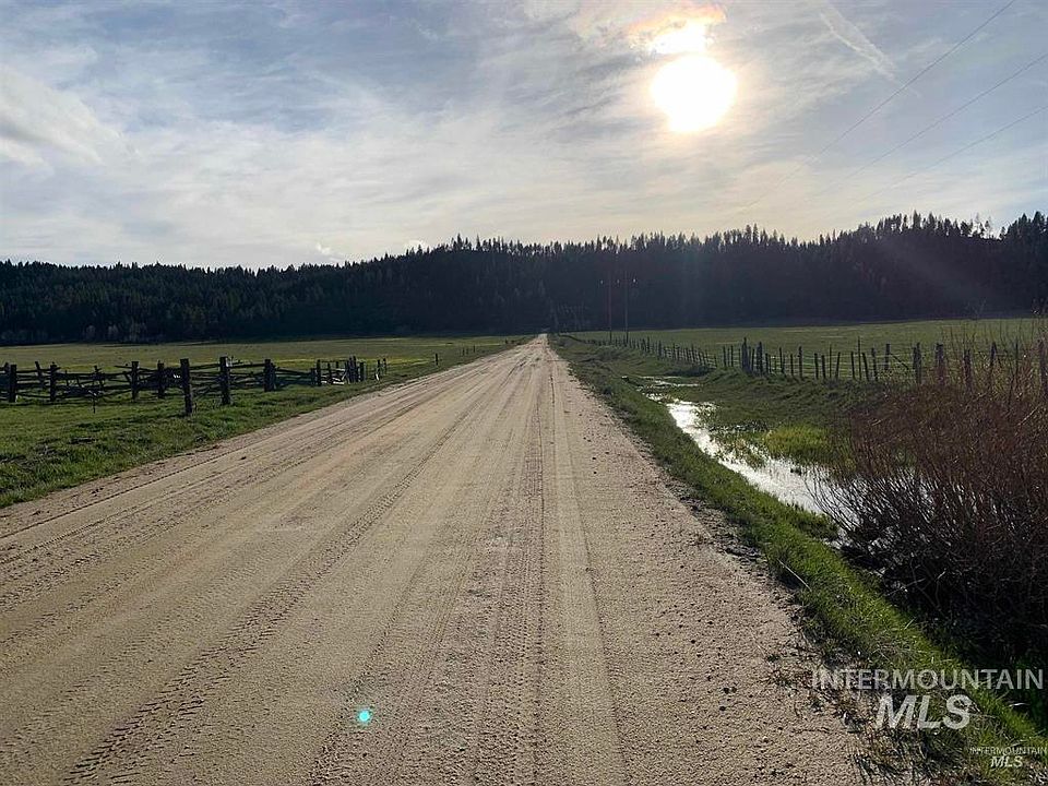 2nd image of 11 Gray Ln
