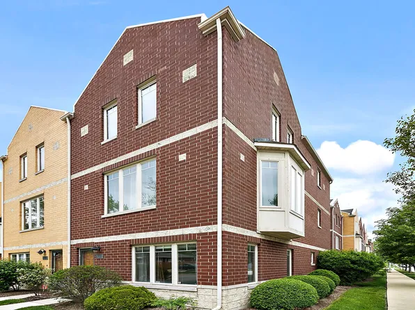 8900 W 31st St #17, Brookfield, IL 60513