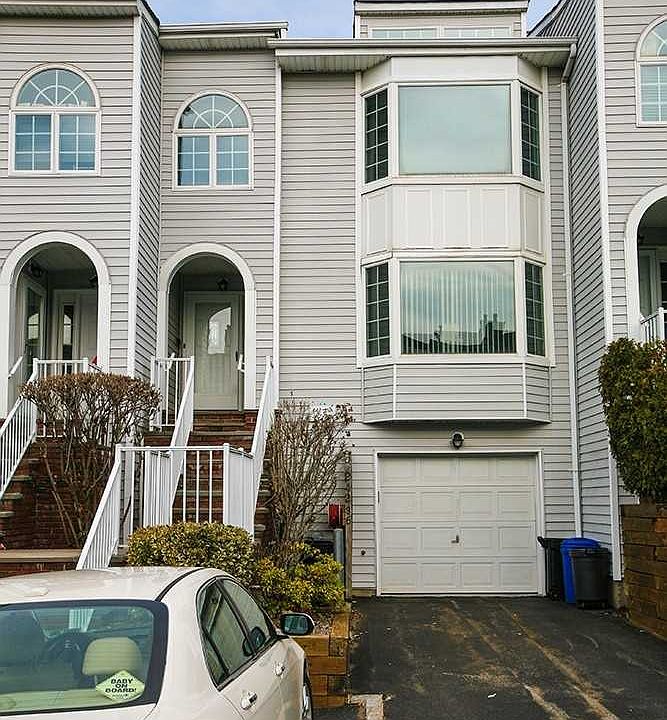 1st image of 24235 Oak Park Dr
