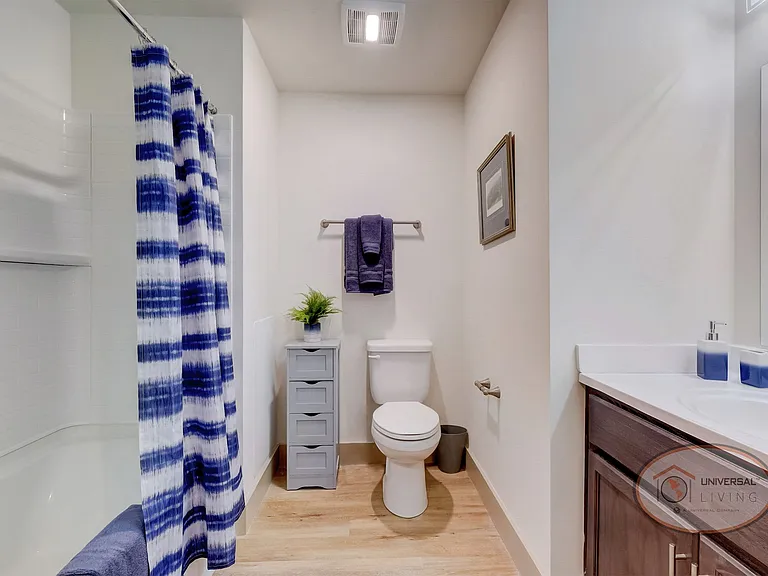 Studio Apartment - Bathroom