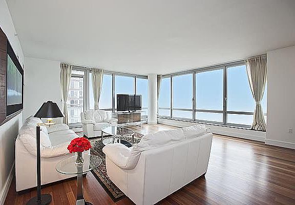 3rd image of 30 West St APT 28F