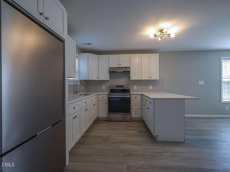 255 Erwin Rd #A — Photo 4