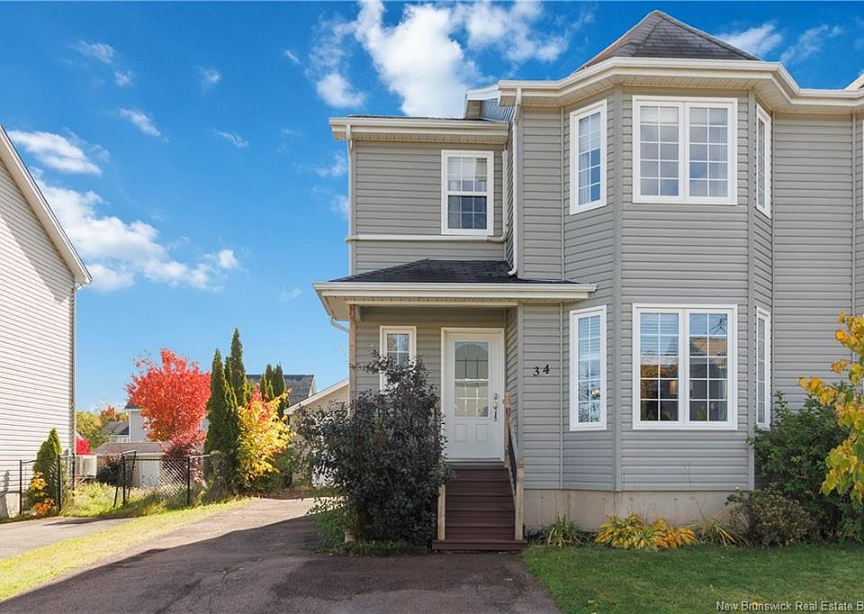 1st image of 34 Christopher Cres