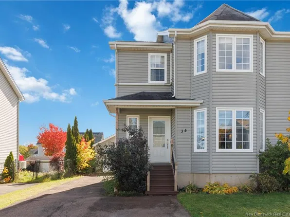 34 Christopher Cres, Moncton, NB E1G 0A5