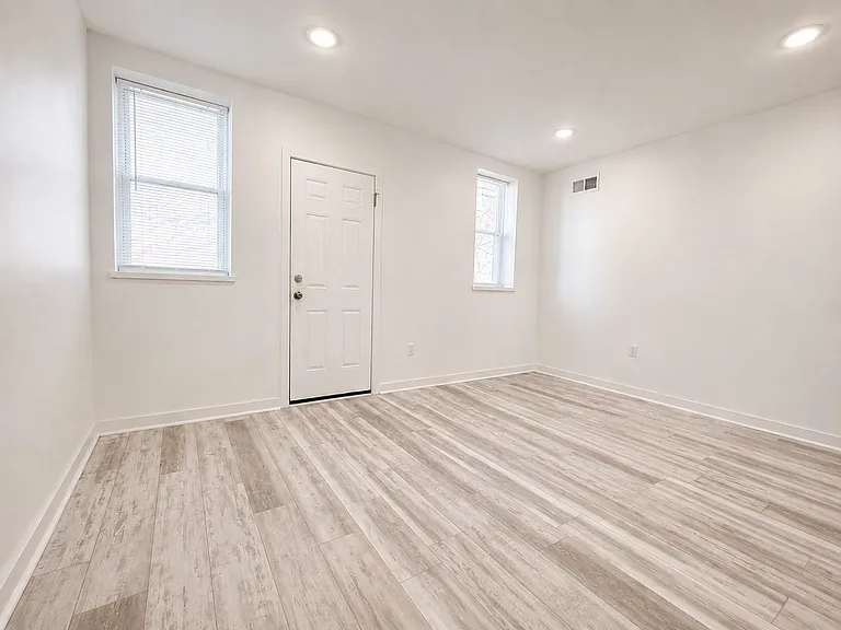 129 S 51st St #1F — Photo 5