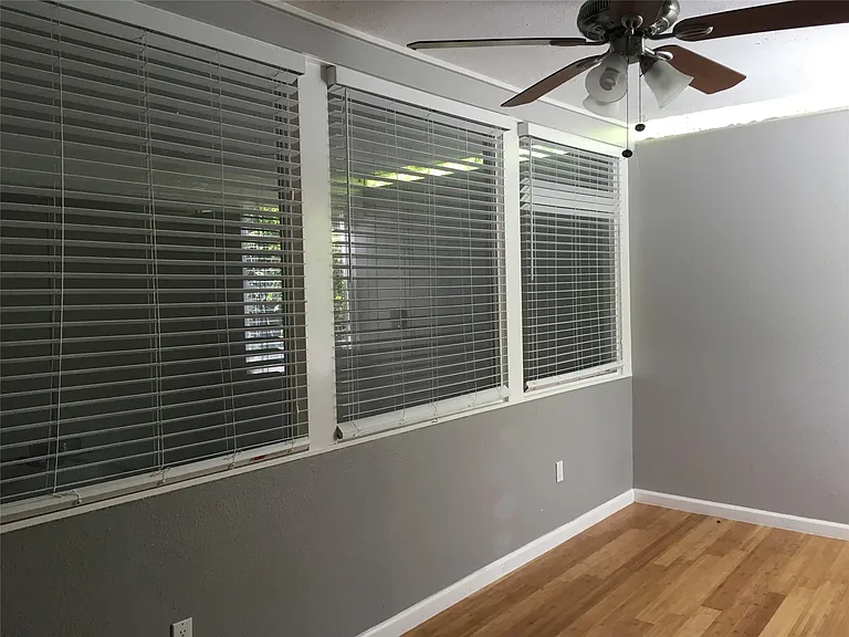 404 Hawthorne St #1 — Photo 14