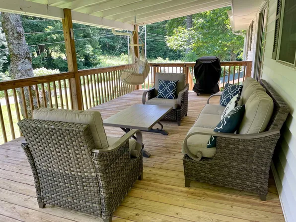 27 Eastside Duck Mountain Rd, Scaly Mountain, NC 28775