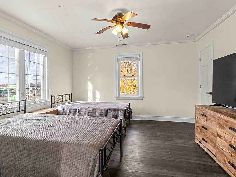 115 Biddle Ave — Photo 15