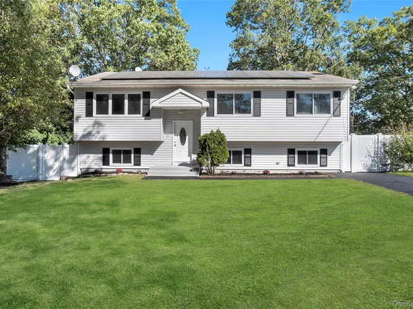 165 N 27th St, Wyandanch, NY 11798