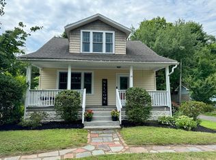 14 Pine St, East Longmeadow, MA 01028