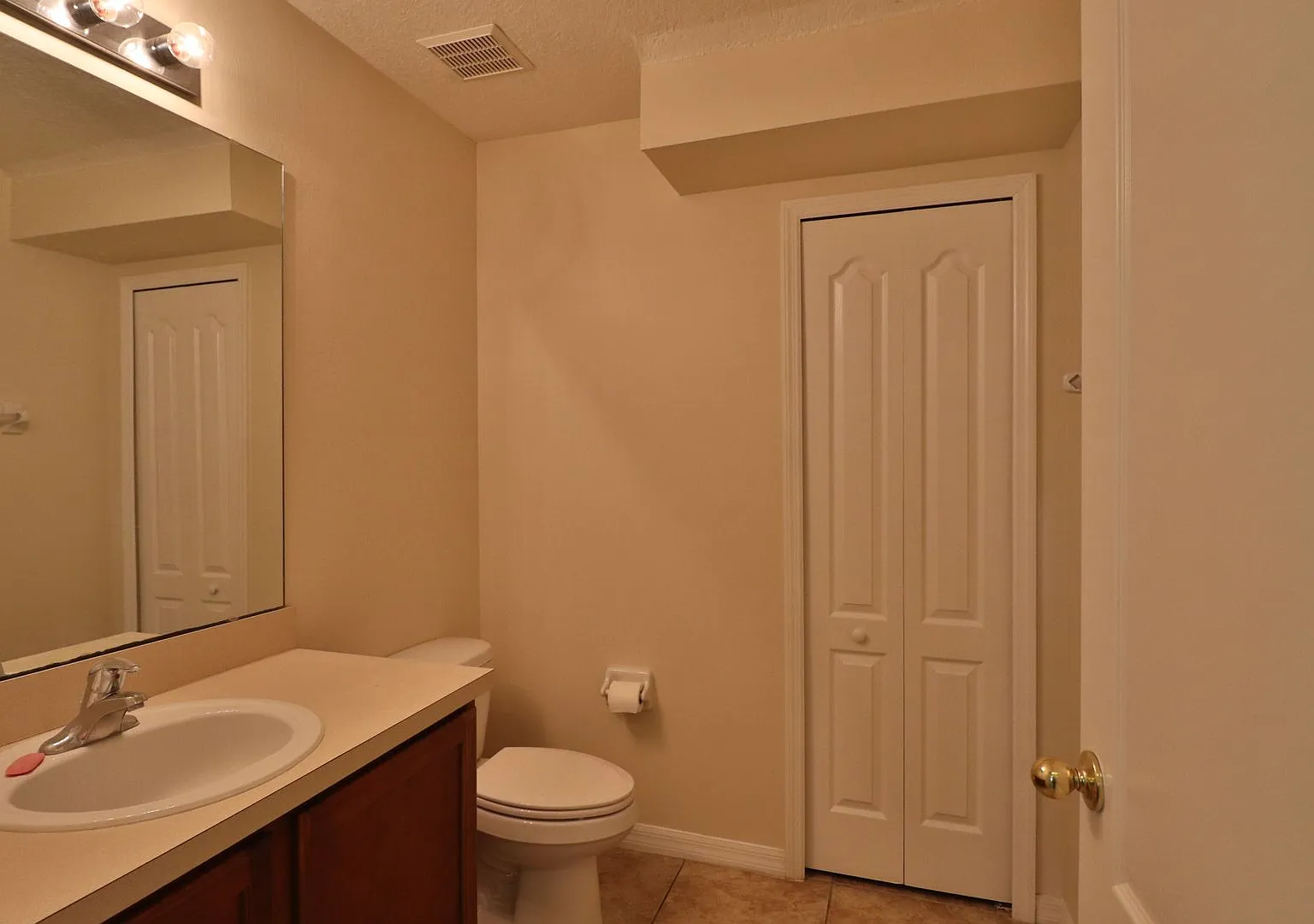 3/2.5/2 Town Home in gated community with public pool! — Photo 1