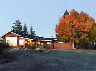 935 Old Stage Rd, Central Point, OR 97502