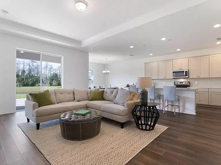 1597 Meadowlark Dr — Photo 3