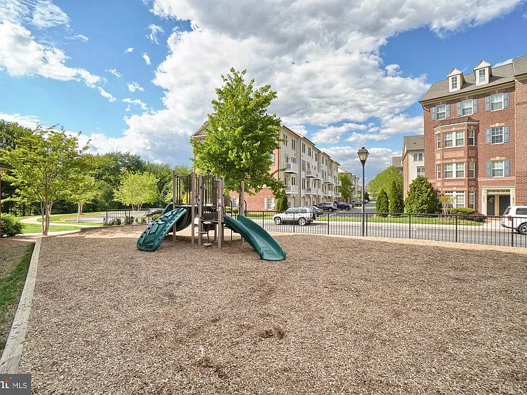 3565 Holborn Pl — Photo 30